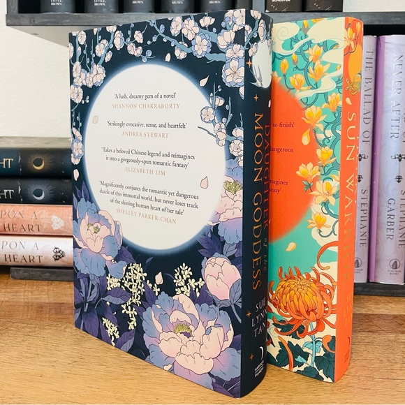 Fairyloot Signed DAUGHTER OF THE MOON GODDESS + Signed HEART of the SUN WARRIOR - Picture 11 of 14